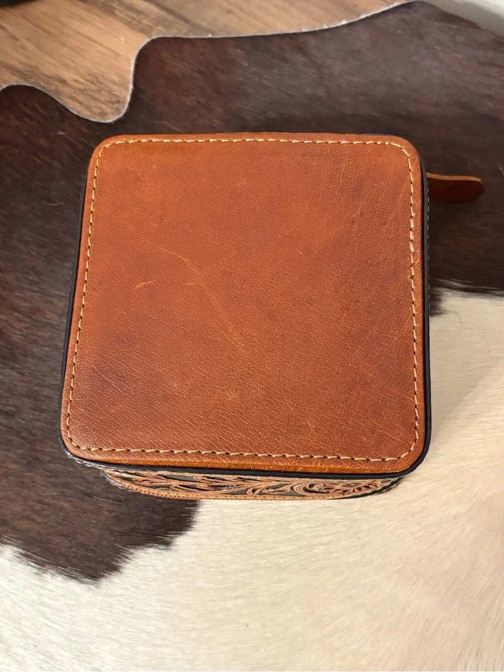 Hand-Tooled Floral Leather Jewelry Box in Tan and Black